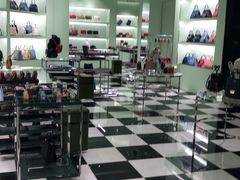 -PRADA普拉达(国际广场店)