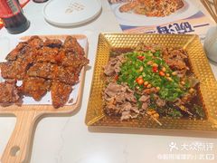 -小董哥烤串·爆汁大油边(故宫店)
