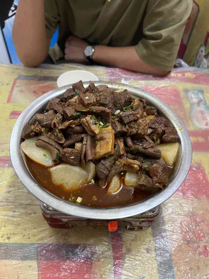桂萍特色牛筋牛杂(长堤街总店)-"主要是想吃长提街的汤包了,想着长提