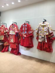 -觅白婚纱礼服馆
