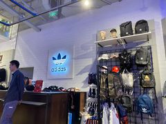 -阿迪达斯(武林银泰三叶草店)