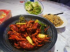 -肥肥虾庄·金牌油焖大虾(首义路店)