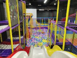 -蹦贝运动中心·蹦床·攀岩·闯关(龙岗店)