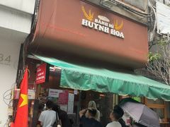-Bánh Mì Huynh Hoa