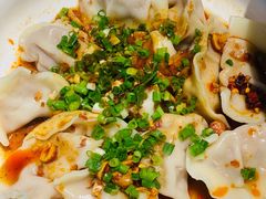 -爆炸头阿姨小四川正宗川味小吃(无任何分店)