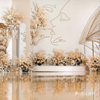 为了办一个完美的婚礼，前后去了好几家婚礼策划公司