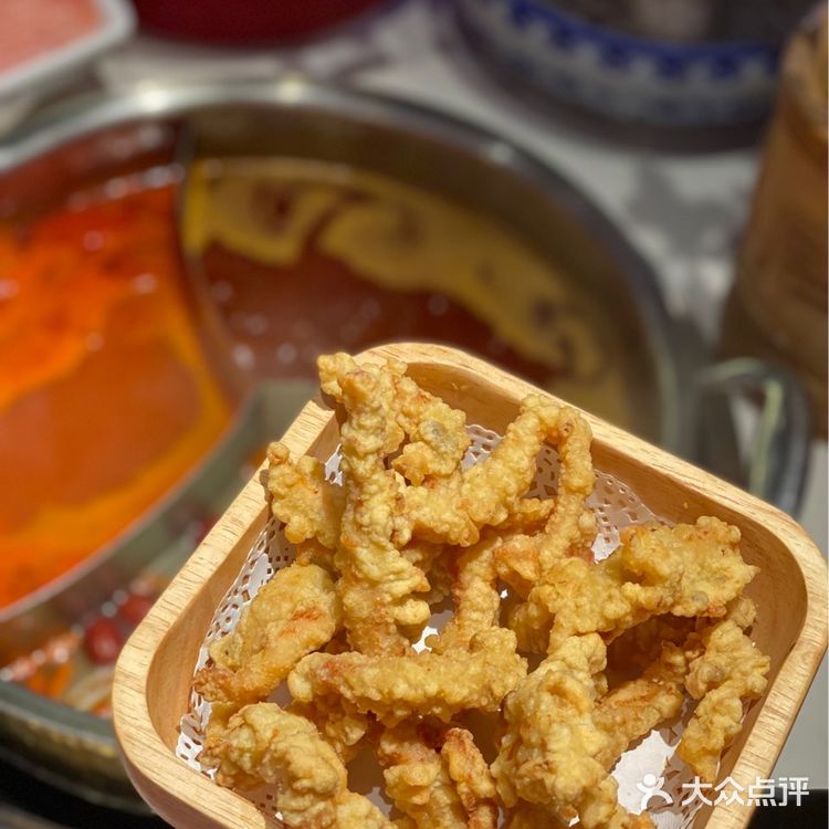 最高排队时长16小时｜周师兄重庆火锅杀到人民广场啦