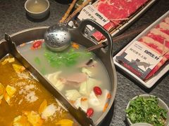-三出山火锅(南京万象天地店)