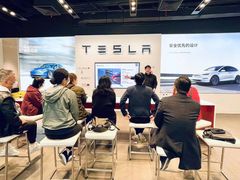 -TESLA 特斯拉(上海太古汇体验店)