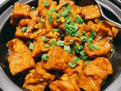 咸鱼鸡粒豆腐煲-新加坡海鲜(国贸商城店)