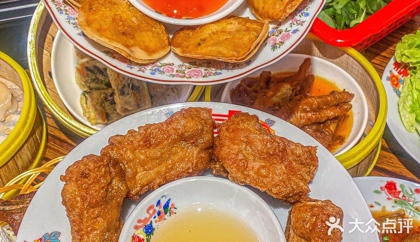 藏在倒闭商城边上的宝藏美食店