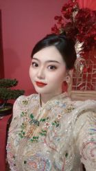 -现代经典婚纱摄影