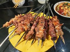 -烤肉小伙烤肉店