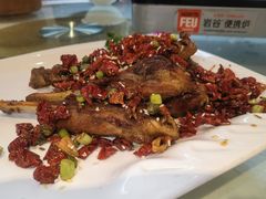 一人来一根肘骨-毛家饭店(今洲广场店)