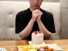 -山与蓝·轻糖鲜果蛋糕(勒泰店)
