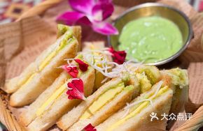 Cold Butter Pandan Mango Toast