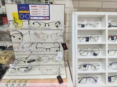 -诺柯视眼镜-蔡司依视路官方工厂店(淞南一店)