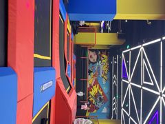 -爱蹦iBOON蹦床运动馆(江汉店)