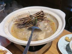 -头上红煨盐鸡·非遗院子餐厅