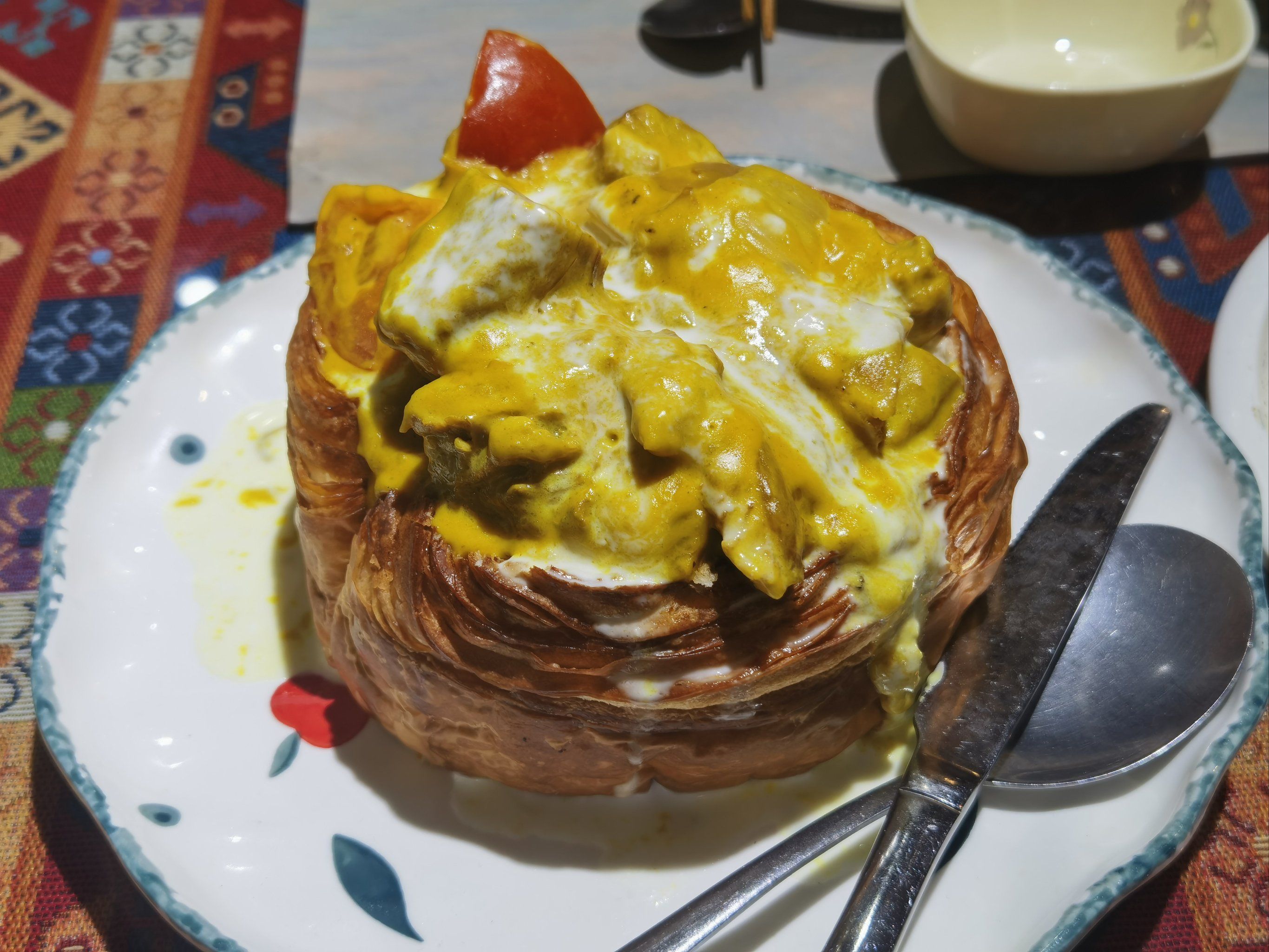 咖喱牛腩加上面包还蛮好吃的