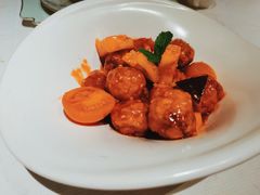 椰果菠萝咕噜肉-闻见中国海南菜(K11店)