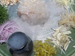 -得意咚瓜·顺德鱼生·冬瓜火锅(深圳首店)