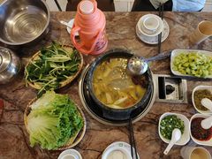 -鲁朗纳麦石锅鸡庄园