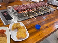 -哈尔滨小酒馆·鲜肉现穿自助烧烤(康新花园店)
