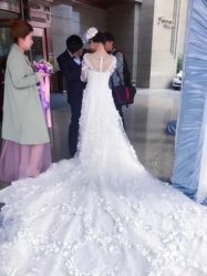 -觅白婚纱礼服馆