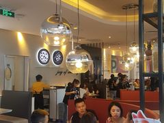 -必胜客(武汉欢乐谷店)