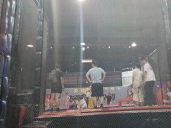 -飞吧潮玩运动蹦床游乐场