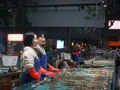 -三亚火车头万人海鲜广场