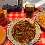 复古路边摊风格的川菜小炒