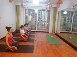-Yvon yoga 瑜伽·精准体态管理中心