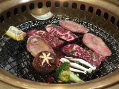 -山川小町·极番烧肉(新地假日广场店)