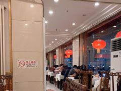 大堂-鑫巴蜀小镇 · 水煮鱼专研店(玉桥店)