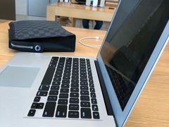 -Apple零售店(华贸购物中心店)