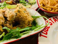 咸蛋黄特色薯条-Tube station站点比萨(王府井百货店)