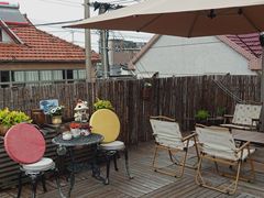 -小草屋轰趴馆别墅派对新场团建家庭聚会