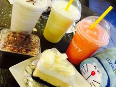 -莓园冰淇淋店