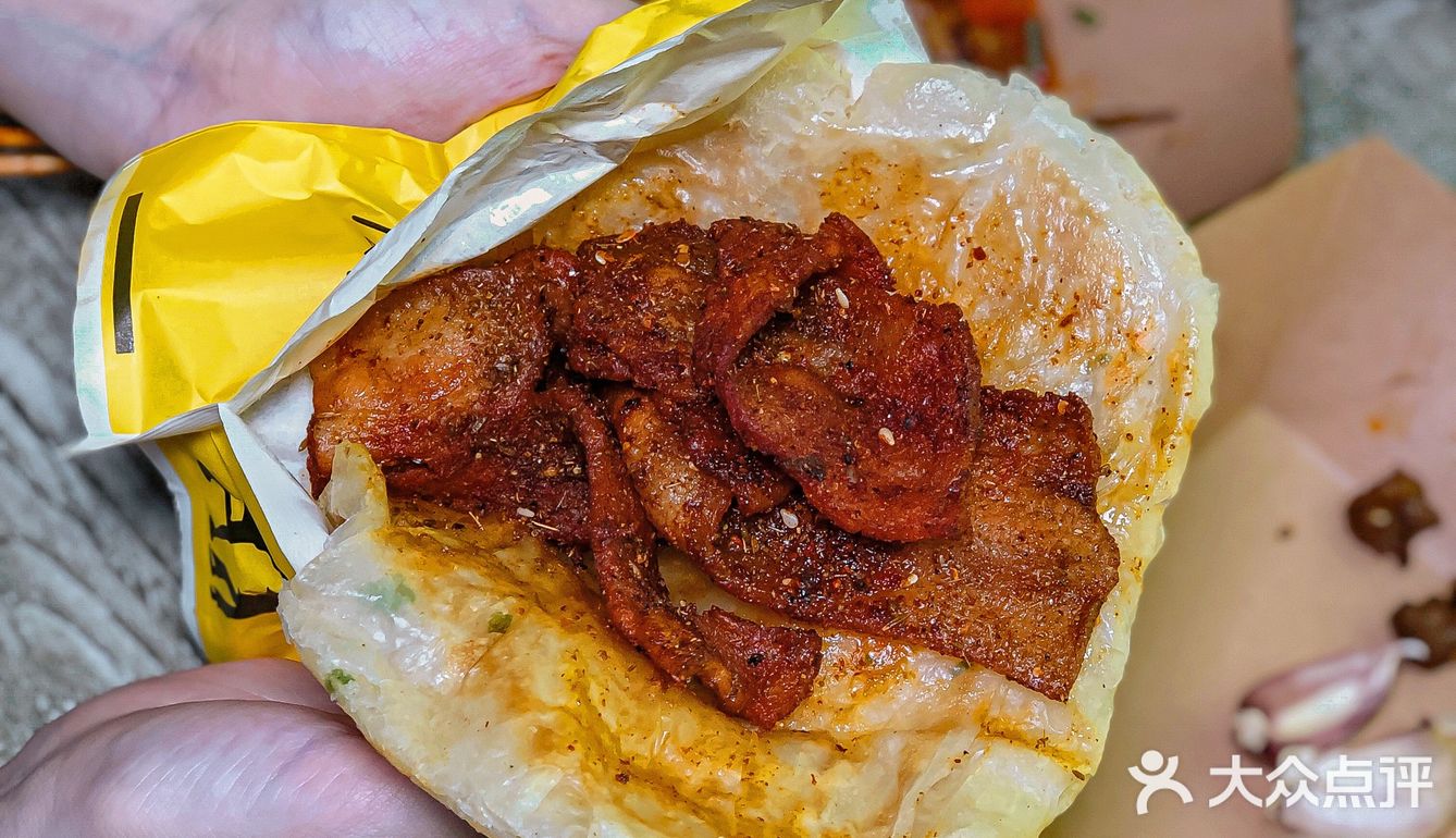 半夜12点来一份大刀腰片夹饼配青椒的快乐‼️