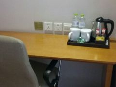 -全季酒店(重庆李子坝牛角沱地铁站店)