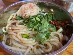 -巍山𤆵肉饵丝