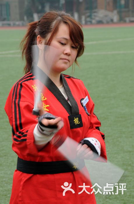 玩棍女族表演队_九江女子双节棍俱乐部