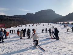 -济南卧虎山滑雪场