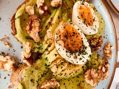 牛油果煮蛋吐司-RAC BAR(安福路店)