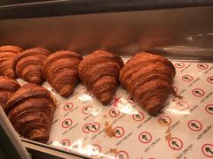 -HOT CRUSH趁热集合·现烤面包(环球港店)
