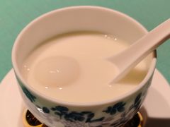 蛋白杏仁茶炖燕窝汤圆-北京贵宾楼饭店·紫金