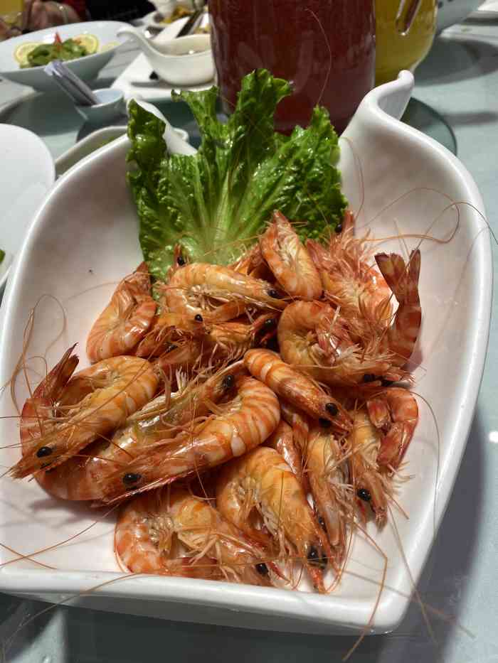 苏先生海鲜渔庄(源深体育中心店)-"桌子安排的间距有点小,里面有个