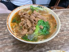 麻辣肥肠面-天府面庄(天平路店)